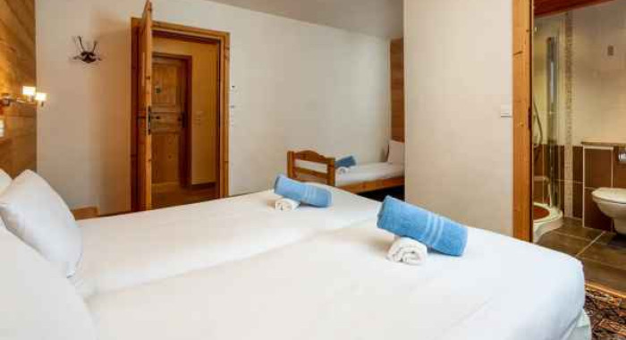 Chalet Laetitia, Meribel ski chalet, image 6